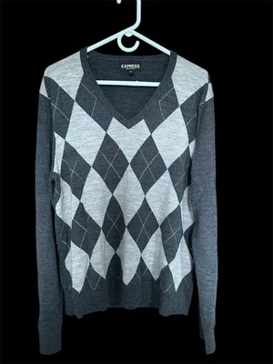 Express Men’s Gray Argyle Pattern Vneck 100% Merino Wool Sweater Size Large - Image 1 of 4