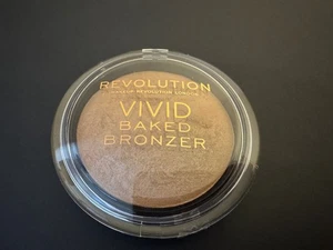 Makeup Revolution “Golden Days” Vivid Baked Bronzer - Picture 1 of 3