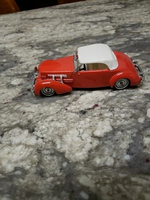 MATCHBOX YESTERYEAR YY-18 1937 CORD MODEL 812 SUPERCHARGED CONVERTIBLE PHAETON   - Image 1 of 4