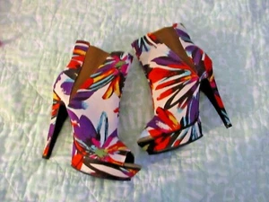 Michael Antonio Open Toe Bootie Abstract Textile Size 6.5 M - Picture 1 of 12