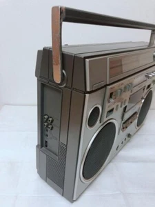 Hitachi TRK-8600RM FM/AM Padeisco Radio Cassette Recorder Silver Used - Picture 1 of 6