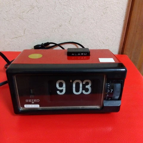 SEIKO Vintage patter clock Red WORKING Alarm sounds AC100V Free shipping Cover