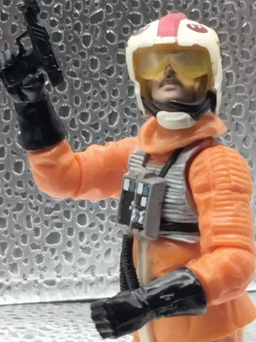 STAR  WARS HASBRO 3.75" LEGACY COLLECTION REBEL SNOWSPEEDER PILOT  KESIN OMMIS Cover