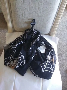 AUTÉNTICO ""INFINITY LOOP"" NEGRO CON TELA DE ARAÑA Y BUFANDA DE HALLOWEEN ARAÑA - Imagen 1 de 4