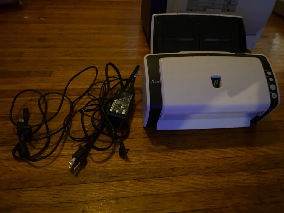 Fujitsu Fi-6130z Document Scanner - Image 1 of 1