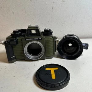 Cámara fotográfica submarina Nikon Nikonos V verde con lente UW-Nikkor 20 mm f/2,8 - Imagen 1 de 23