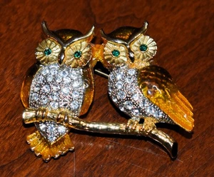 Very Nice Avalaya Two Gold Crystal Sitting Owls Brooch - Picture 1 of 3