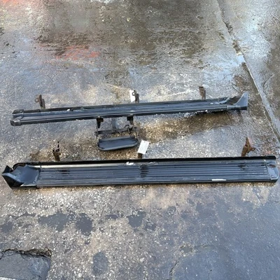 Side Steps Left And Right for Mitsubishi PAJERO SHOGUN SPORT K94W MK1 2.5D - Image 1 of 4