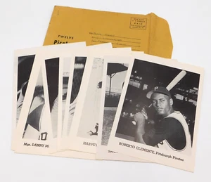 1963 Jay Publishing ~ Juego de doce fotos de piratas de Pittsburgh ~ Roberto Clemente - Imagen 1 de 2