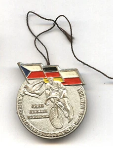 RARE COURSE de la PAIX Cycling Friedensfahrt Peace Race DDR 1953 badge plaque - Picture 1 of 2