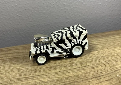 Muscle Machines '42 Jeep Military Vehicle White Zebra Stripes 1:64 Diecast Car - - Image 1 of 4