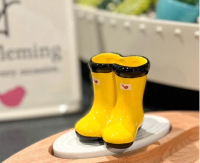 Nora Fleming Mini Jumpin Puddles Boots St Jude A292 Ceramic Charm RETIRED NEW - Изображение 1 из 4