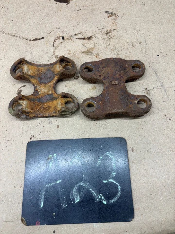 Chevrolet GMC K20 1967 1972 4x4 1/2 tonelada eje trasero hoja resorte juego de placas de pernos en U Foto 1 de 4