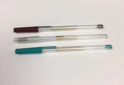 Bolígrafos transparentes impresos personalizados con tu elección de recorte y tu texto impreso Foto 1 de 4