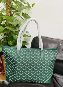 Green & White Chevron Pattern Tote Bag - Picture 1 of 10
