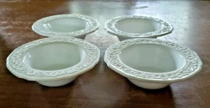 JUEGO DE COLECCIÓN DE 4 CORONAS DUCALES GAINSBOROUGH TODOS BLANCOS CUENCOS BAYAS DE VIDRIO DE LECHE 5 1/2" D - Imagen 1 de 10