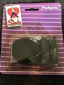 Vintage Sindy Doll Riding Helmet Boots Stirrups And Whip Pedigree SPECIAL PRICE - Picture 1 of 2