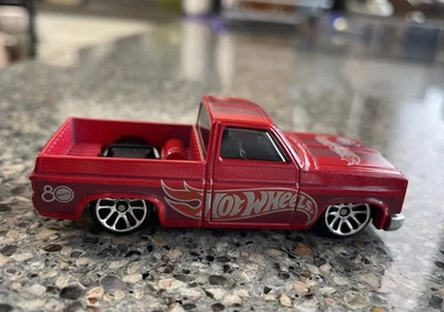 Chevy Silverado Mattel 2025 Hot Wheels 83 80 aniversario Target Red exclusivo Foto 1 de 4