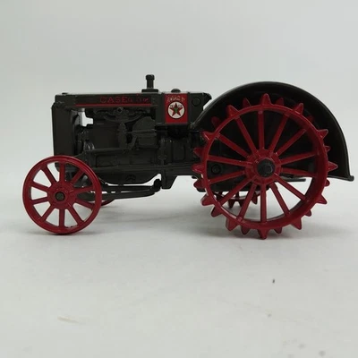 ERTL 1/16 Case L Tractor Powered by TEXACO Gray with Red Steel Wheels 450-8701 - Image 1 of 4