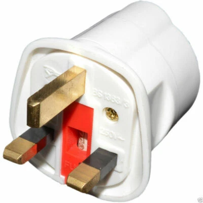 Schuko Eurostecker Buchse auf 13A 3-polig UK Stecker Adapter weiß UK Reiseadapter - Bild 1 von 3