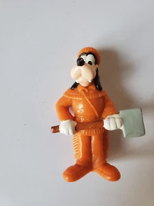 Disney Figur GOOFY mit Axt / Beil ca. 6,7 cm groß Vintage - Bild 1 von 2