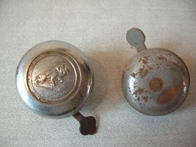 Lot de 2 anciennes sonnettes de vélo 1 Peugeot accessoire avertisseur bicyclette - Photo 1/4