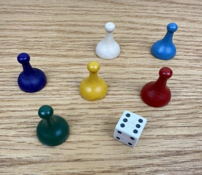 Vintage 1963 Parker Brothers CLUE Board Game 6 Colored Replacement Pawns & 1 Die - Image 1 of 4