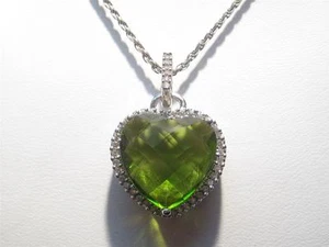 14KT WHITE GOLD PERIDOT & DIAMOND LADIES HEART PENDANT (Chain not included ) - Picture 1 of 1