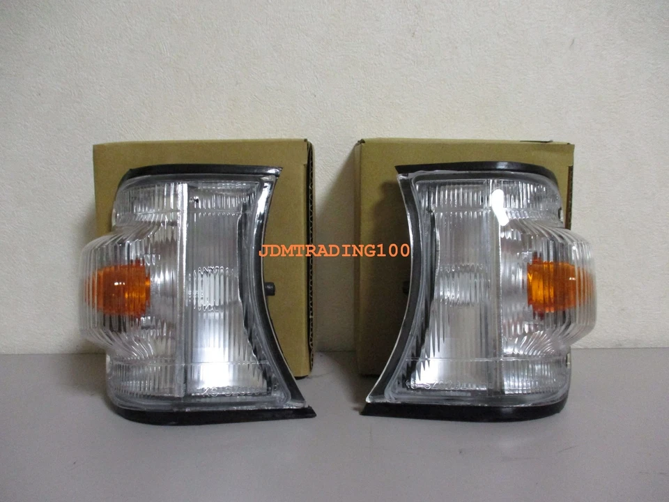 SUZUKI CARRY DD51T EVERY DF51V Corner Clear Signal Lamp Turn Winker VIN REQUIRED - Image 1 of 4