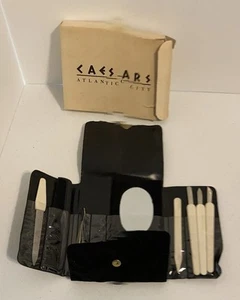 Vintage Caesars Atlantic City Casino Souvenir Maniküre, Spiegel, Kamm Pflegeset - Bild 1 von 8