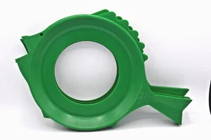 4 Vintage Plate Mate FISH Paper Plate Holders 70s Plastic Picnic RV Camp Green - Picture 1 of 2