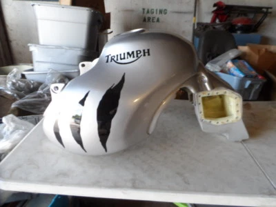 USED Triumph Acerbis Petrol Gas Fuel Tank 2001 2002 2003 Tiger 955 2402465 — 第 1/4 张图片