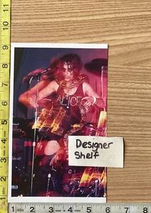 Libro de fotografía de escena de actuación de Alice Cooper en batería - Imagen 1 de 1