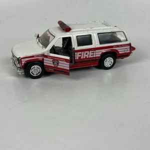 Road Champs Fire Shift Commander Chevrolet Suburban 1500 China 1995 - Bild 1 von 11
