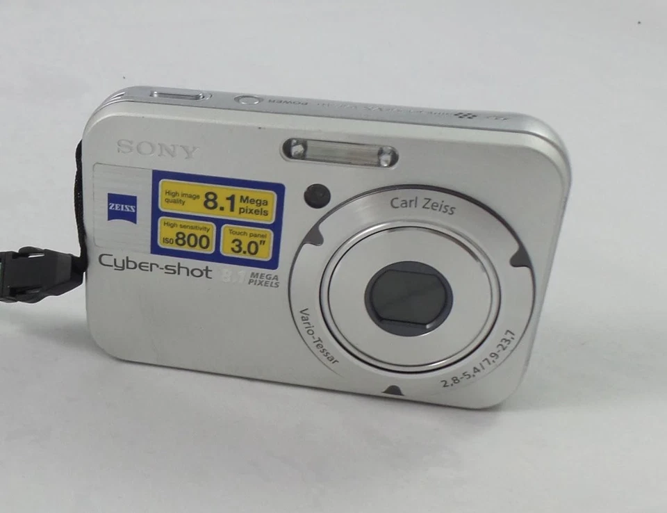 Sony CyberShot 8.1 MP Digital Camera with 3x Optical Zoom (DSC-N1) - Image 1 of 1