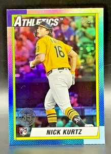 Serie de actualización Topps 2025 Nick Kurtz novato 1990 Topps Rainbow Foil #U90-17 ROY - Imagen 1 de 2