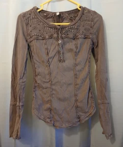 FREE PEOPLE Shell Lace Henley T-shirt Top XS Wine Scoop neck Gold Coast LS - Picture 1 of 11