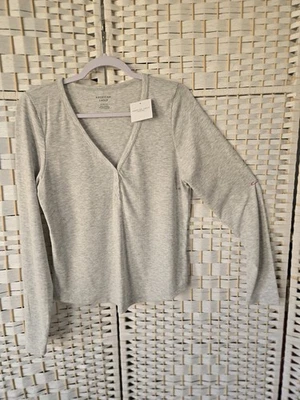 NEW! Womens American Eagle Long Sleeve V Neck Henley Shirt  Heather Gray XL  - Image 1 of 4