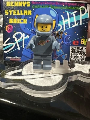 Last 1 LEGO Classic Spaceman Sand Blue Minifigure W/ Custom Helmet & Airtank - Image 1 of 2