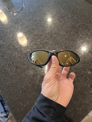 Oakley Nueva Chaqueta Recta (NSJ) Negro Dorado Iridio Foto 1 de 4