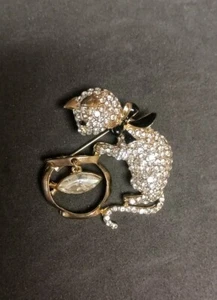 Rhinestone Cat & Fish Bowl Brooch Pin Goldtone - Picture 1 of 5