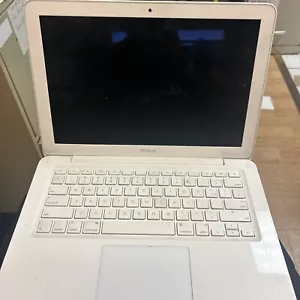 Apple 13" MacBook (MC207LL/A A1342) 2009 - C2D@2.26GHz 2GB NO HDD MV1729 - Picture 1 of 1