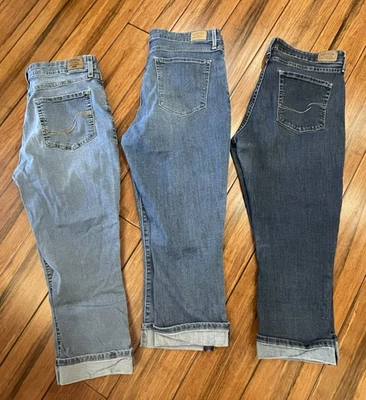 3 pares de pantalones capri vaqueros de tiro medio Levi Strauss Signature talla 14 usados en excelente estado W32 Foto 1 de 4