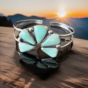 Navajo Clifford Monroe Sterling Silver Green Turquoise Naja Cuff Bracelet VTG. - Picture 1 of 10