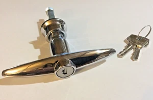 Maniglia coperchio stivale Triumph TR4 e TR5 NUOVA (riproduzione) + 2 chiavi. - Foto 1 di 9