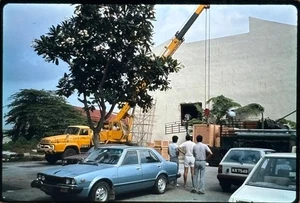 Vintage 1986 Color 35mm Slide Construction Scene with Cars and Crane - Picture 1 of 3
