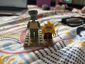 LEGO Squidward And SpongeBob Minifigure 3834 Bikini Bottom