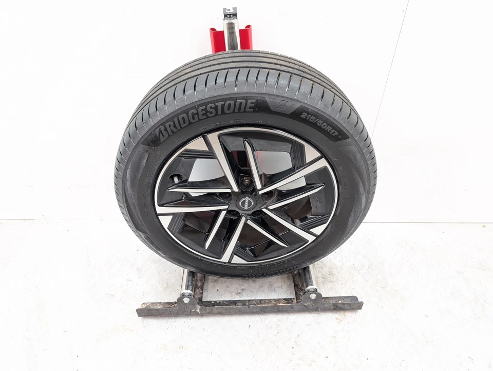 NISSAN JUKE F16 ER ALUFELGE & REIFEN 6,80MM 215/60/R17 17" 7J ET35 2024 - Bild 1 von 4