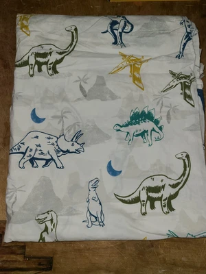 Hoja plana doble Pottery Barn Kids "Dinos con volcanes" Foto 1 de 4