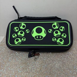 Nintendo Switch 🍄Glow In The Dark Goomba Super Mario Estuche de Viaje Usado en Excelente Condición - Imagen 1 de 11
